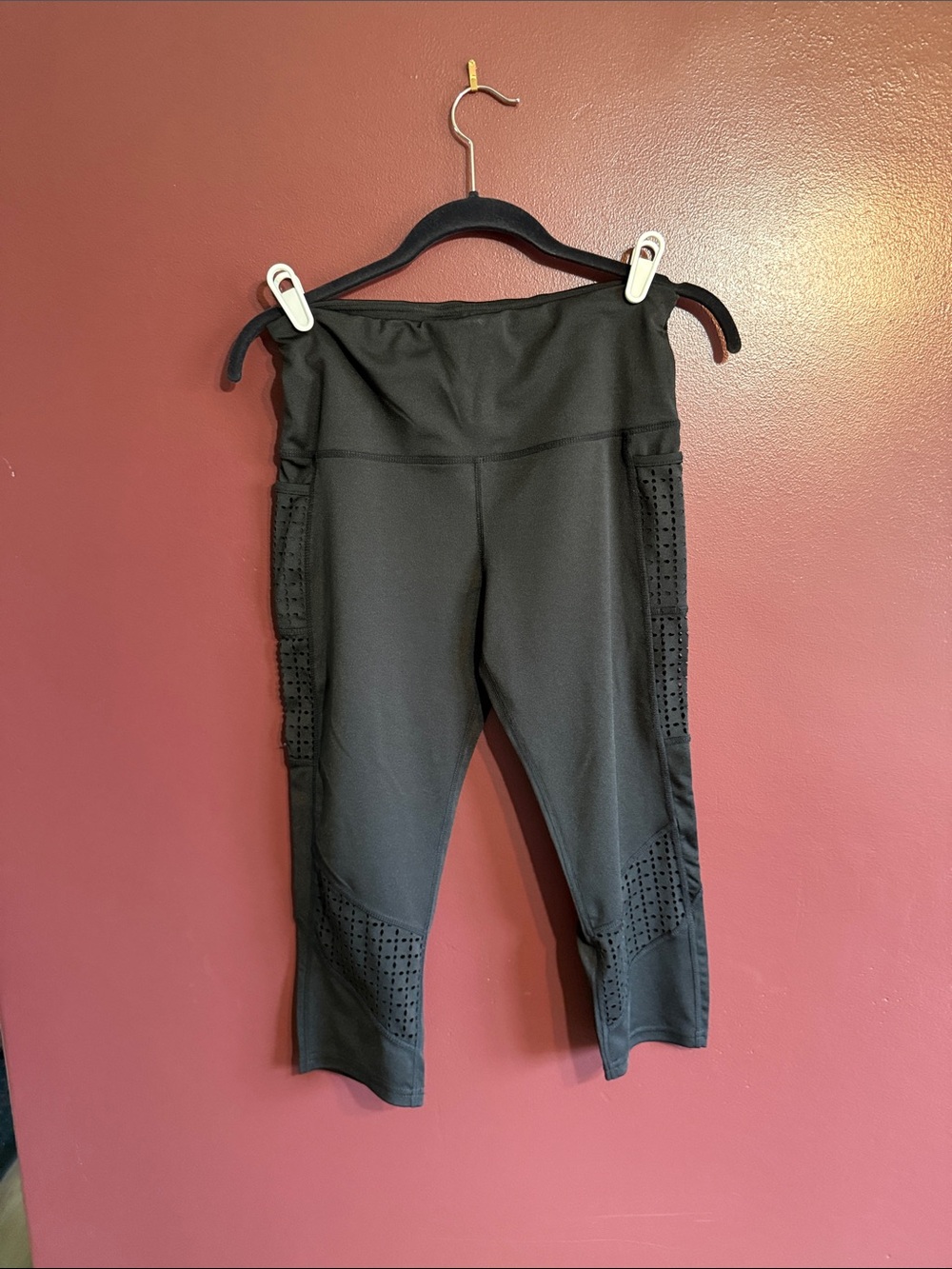 High-Waist Black Capri Leggings with Perforated Panels